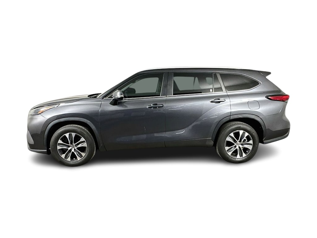 Thumbnail: 2023 Toyota Highlander - 3
