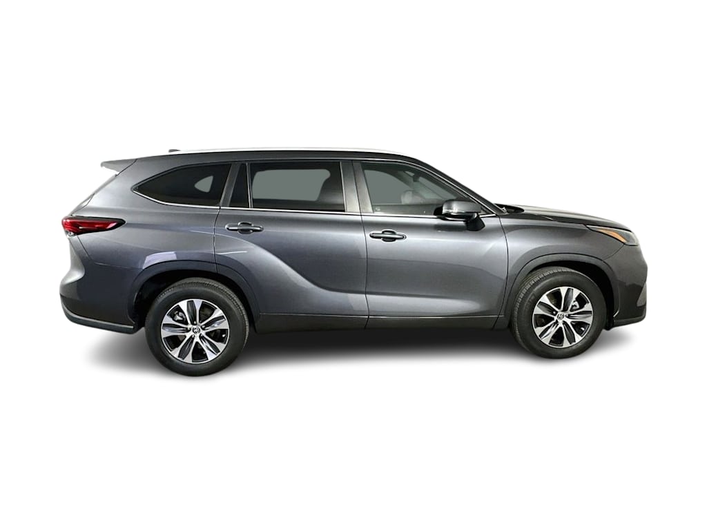 Thumbnail: 2023 Toyota Highlander - 26