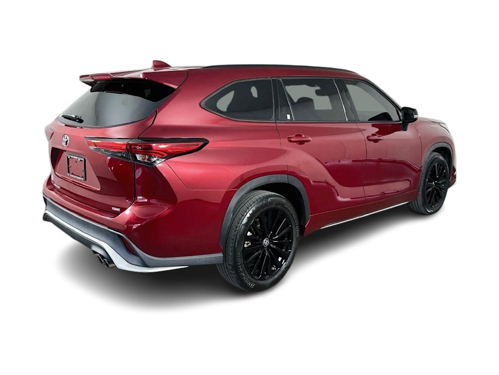 Thumbnail: 2023 Toyota Highlander - 25