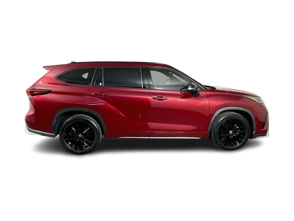 Thumbnail: 2023 Toyota Highlander - 26