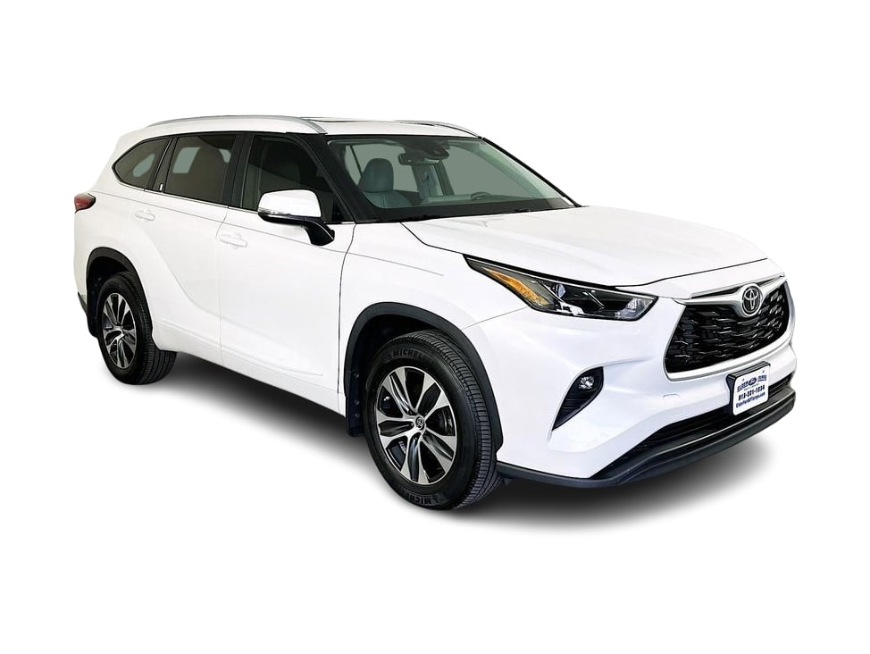 Thumbnail: 2023 Toyota Highlander - 24