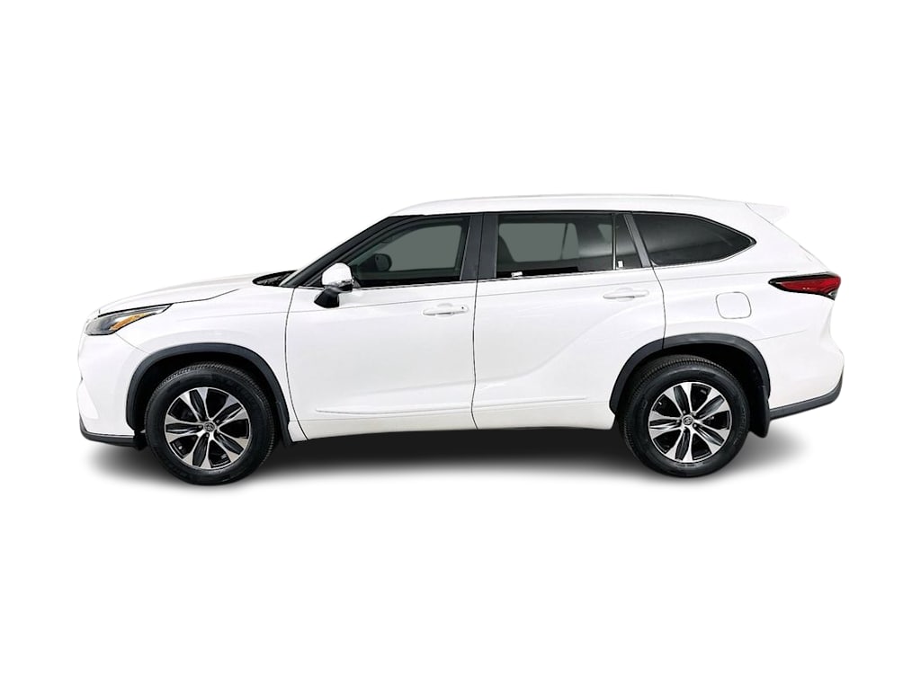 Thumbnail: 2023 Toyota Highlander - 3