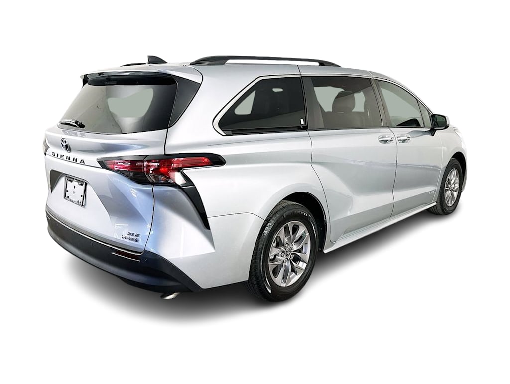 Thumbnail: 2021 Toyota Sienna - 24