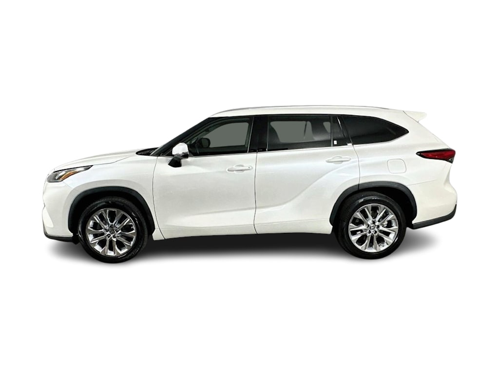 Thumbnail: 2021 Toyota Highlander - 3