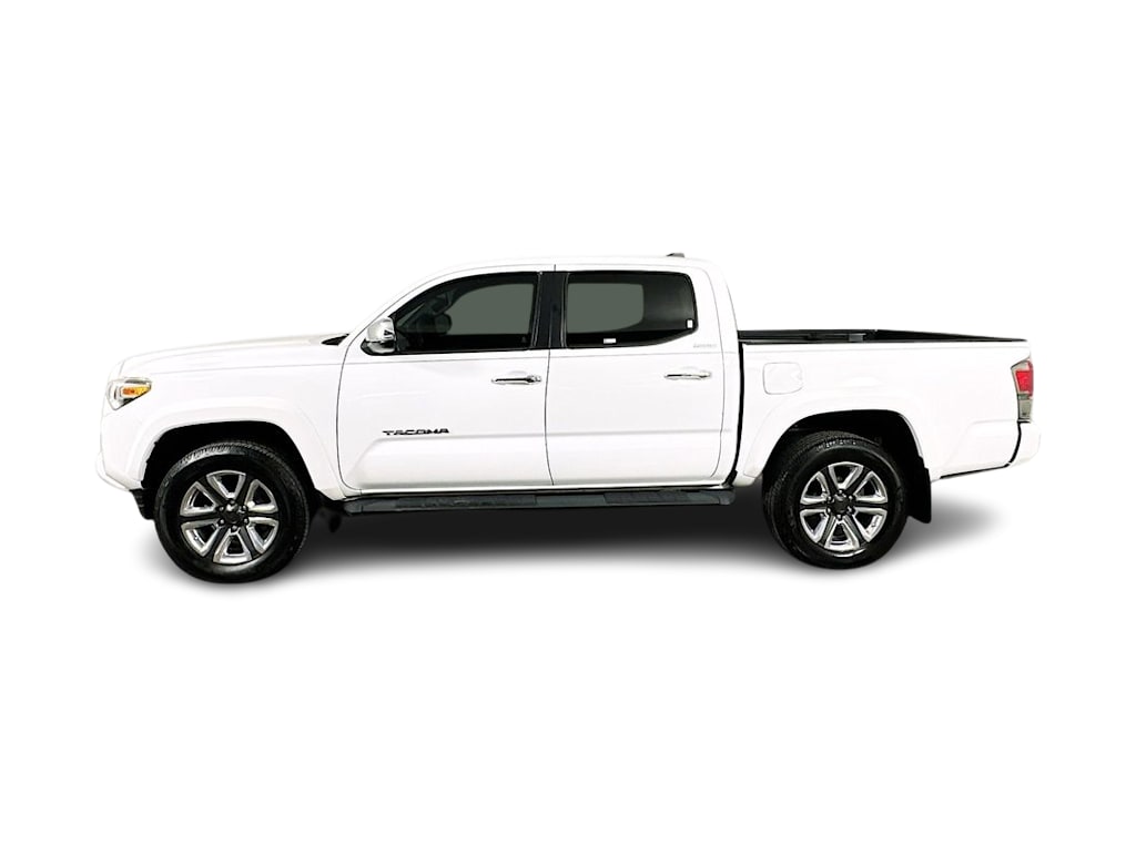 Thumbnail: 2018 Toyota Tacoma - 3