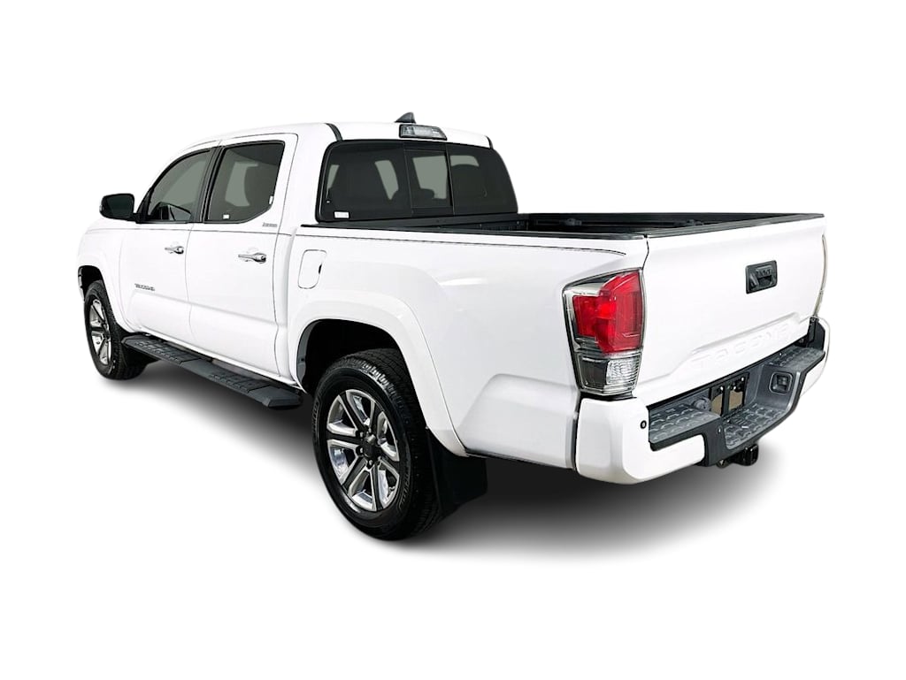Thumbnail: 2018 Toyota Tacoma - 4