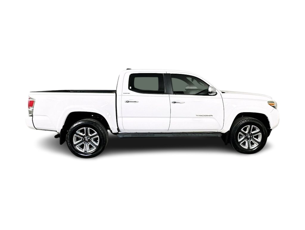 Thumbnail: 2018 Toyota Tacoma - 24