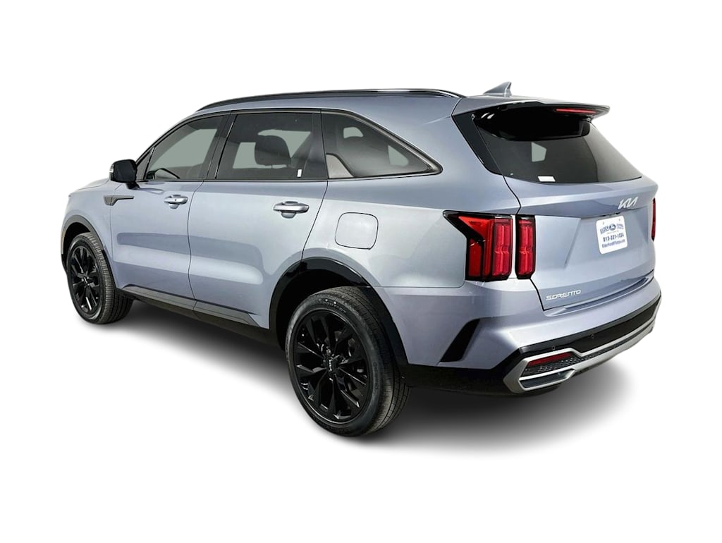 Thumbnail: 2023 Kia Sorento - 4