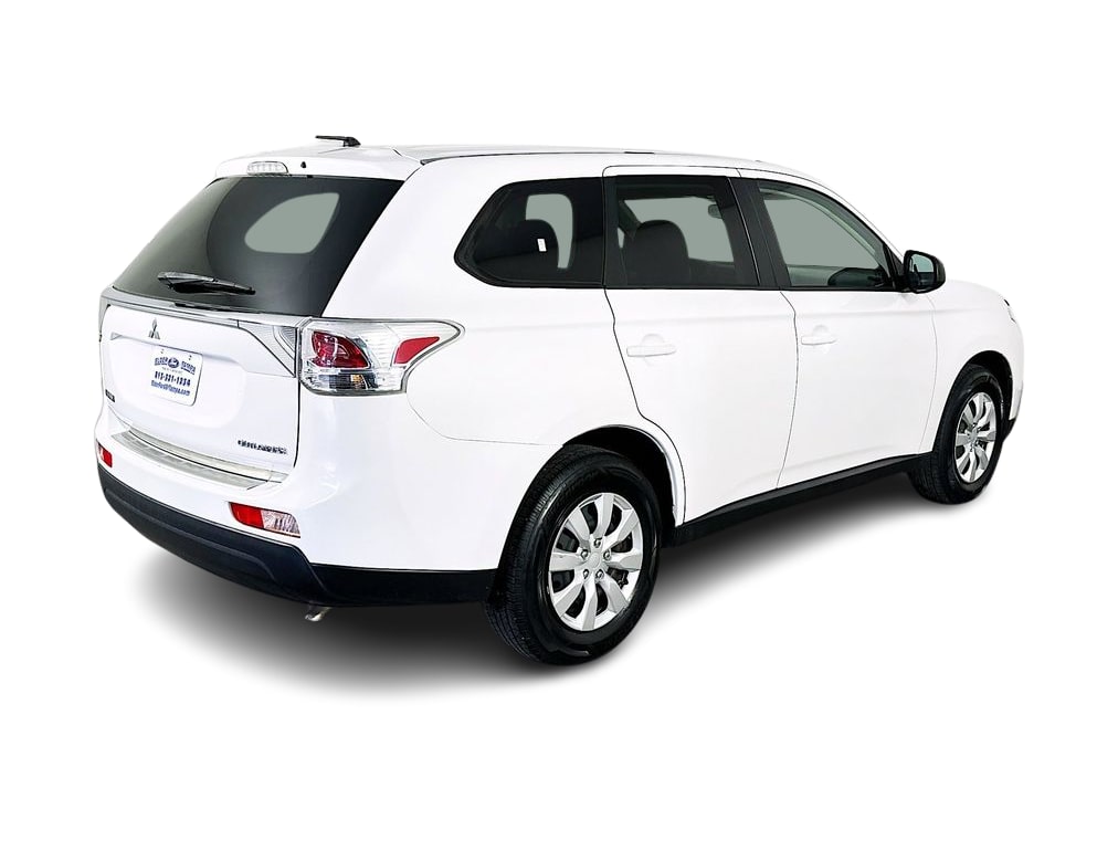 Thumbnail: 2014 Mitsubishi Outlander - 25