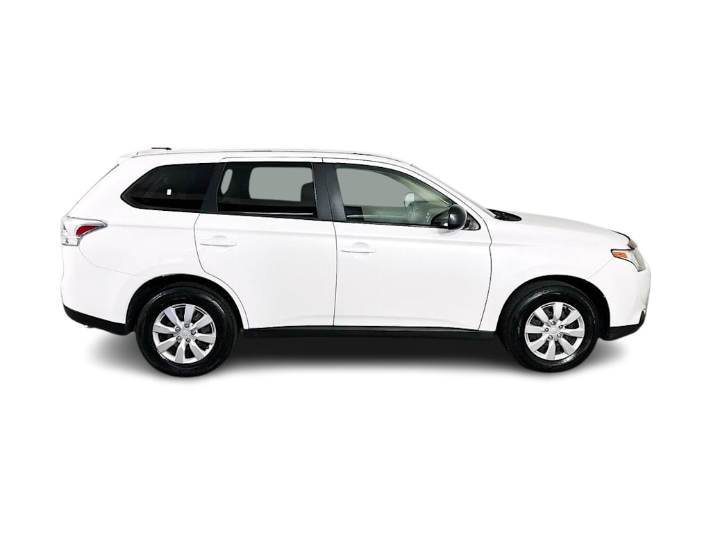 Thumbnail: 2014 Mitsubishi Outlander - 26