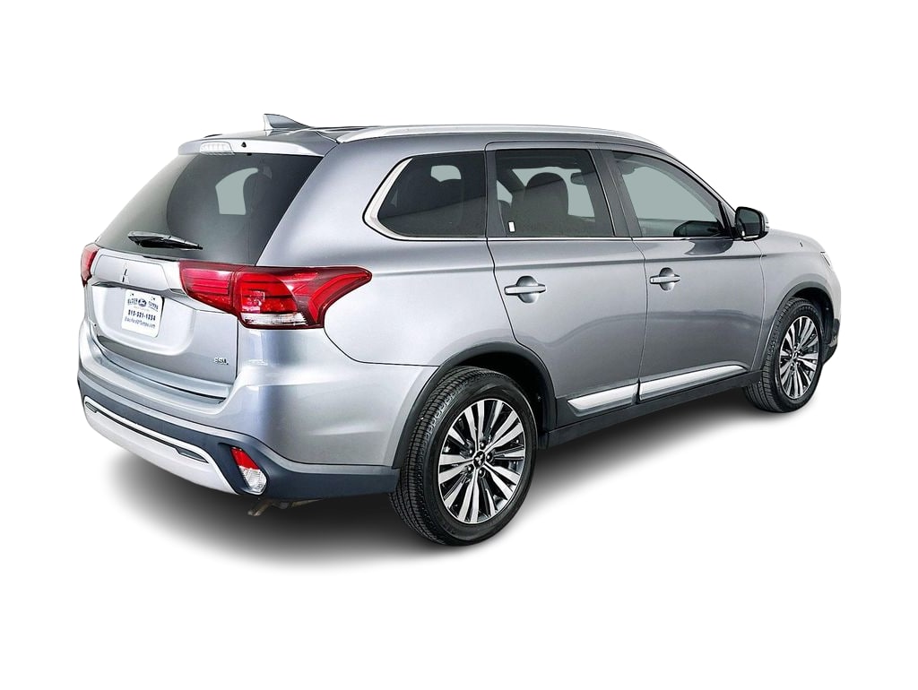 Thumbnail: 2020 Mitsubishi Outlander - 25