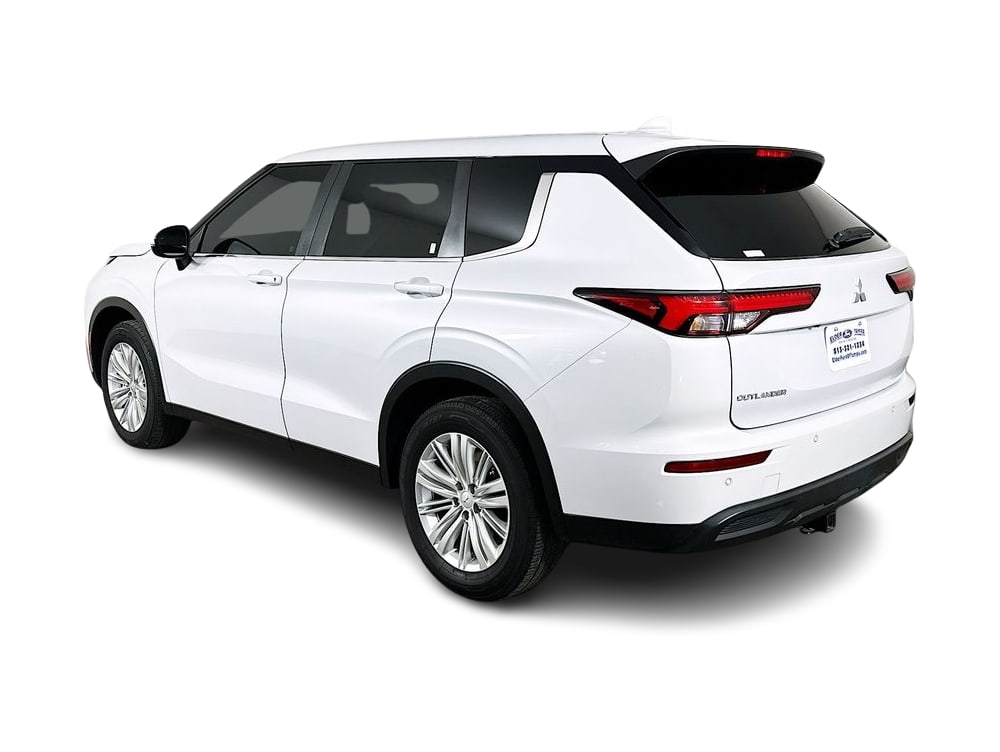 Thumbnail: 2024 Mitsubishi Outlander - 4