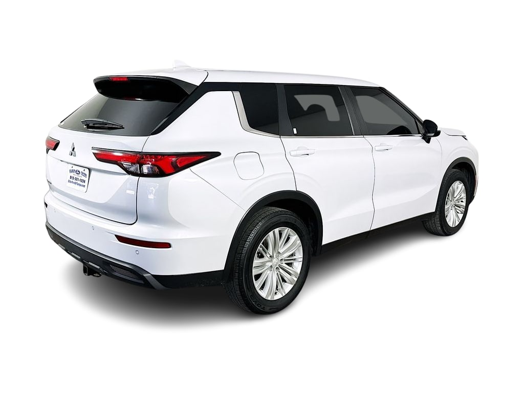 Thumbnail: 2024 Mitsubishi Outlander - 25
