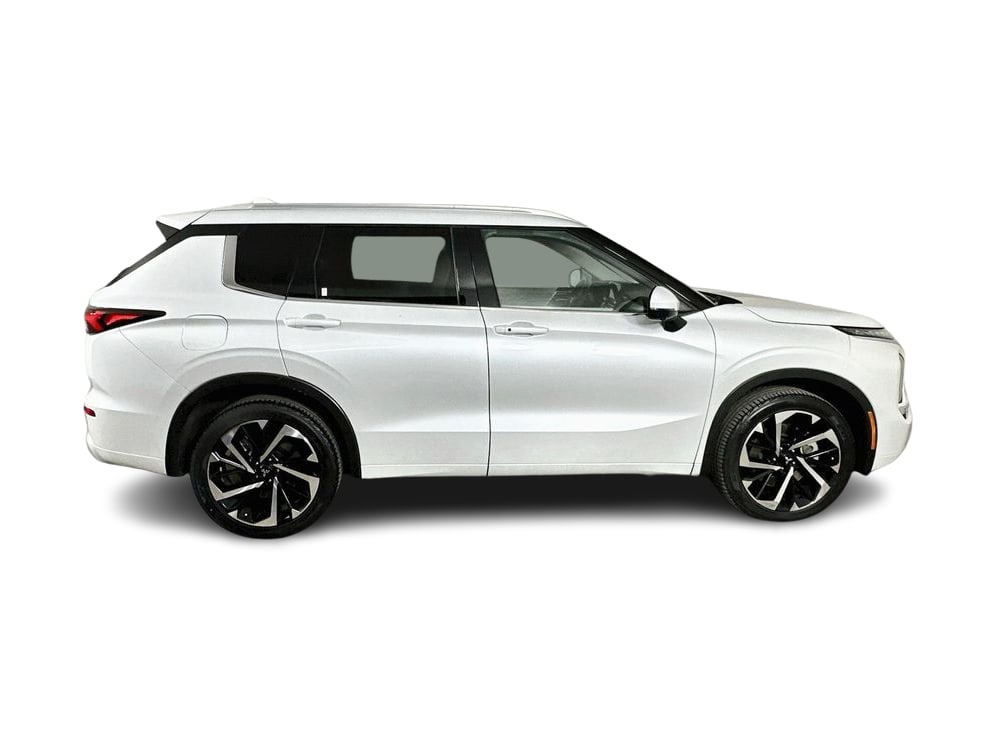 Thumbnail: 2024 Mitsubishi Outlander - 26