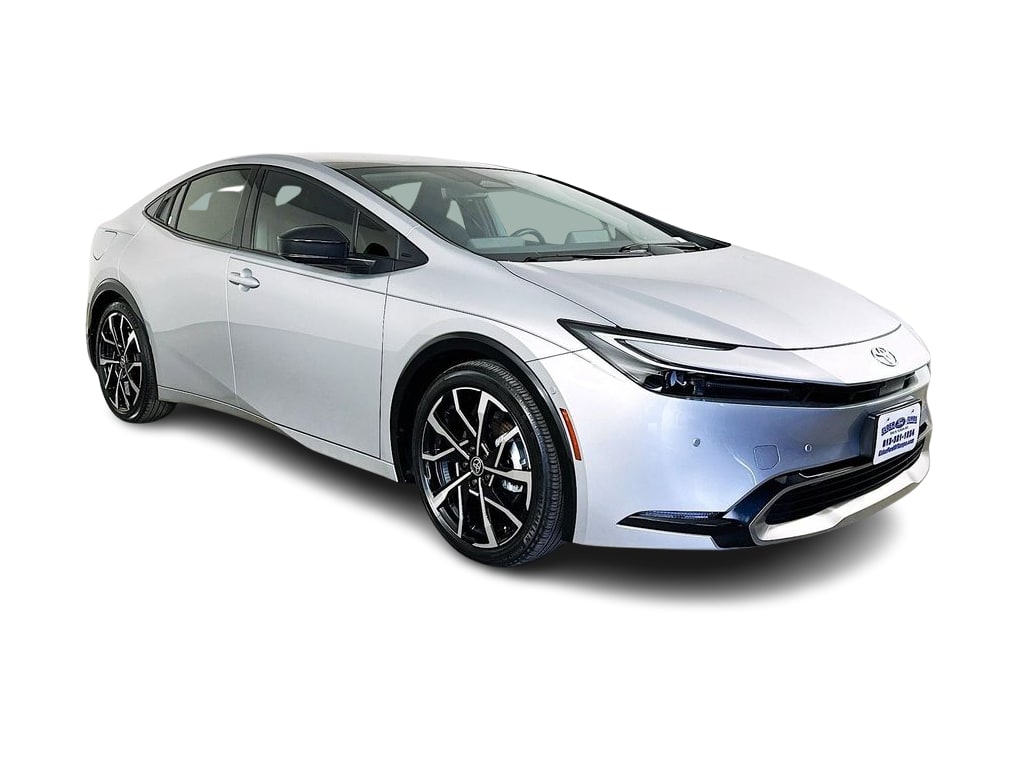 Thumbnail: 2025 Toyota Prius v - 23