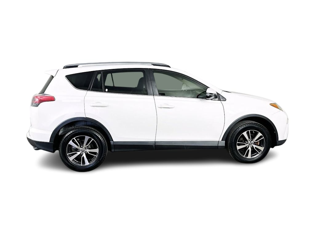 Thumbnail: 2018 Toyota RAV4 - 25