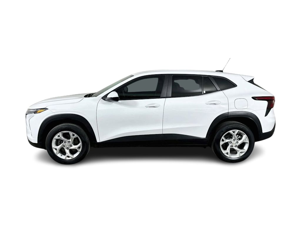 Thumbnail: 2024 Chevrolet Trax - 3
