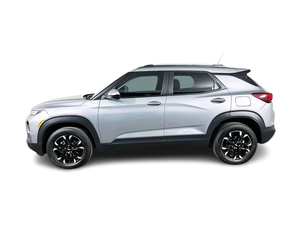 Thumbnail: 2023 Chevrolet TrailBlazer - 3