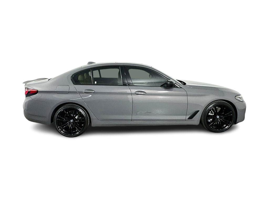 Thumbnail: 2022 BMW 5 Series - 25