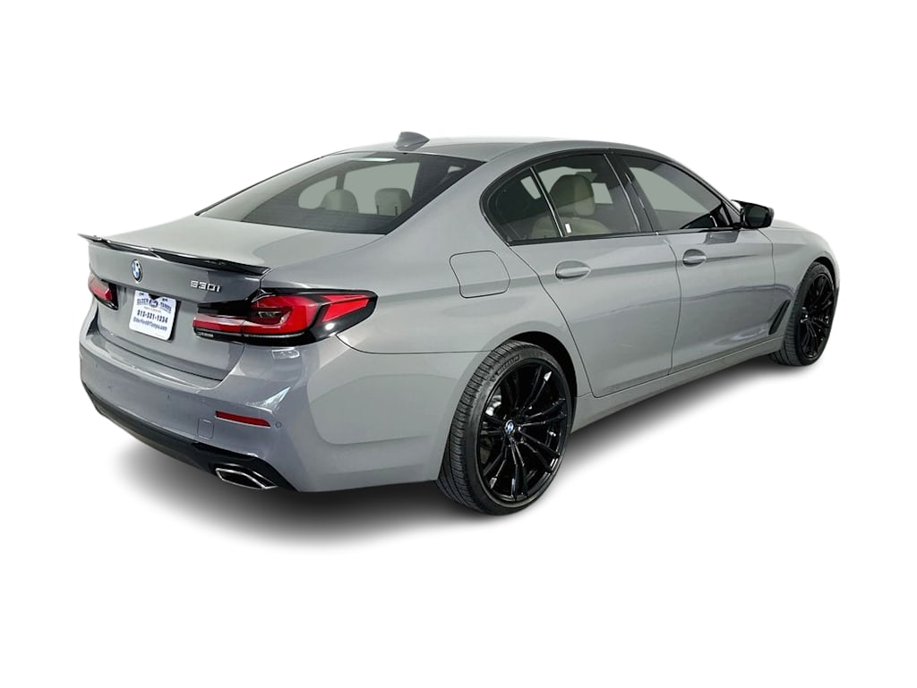 Thumbnail: 2022 BMW 5 Series - 24
