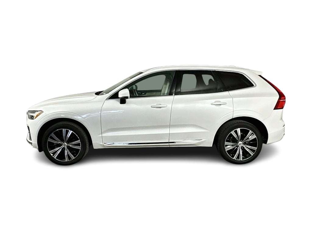 Thumbnail: 2022 Volvo XC60 - 3