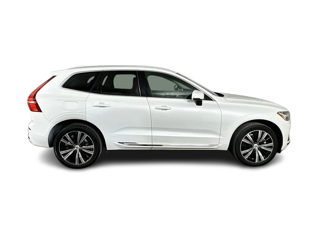 Thumbnail: 2022 Volvo XC60 - 25