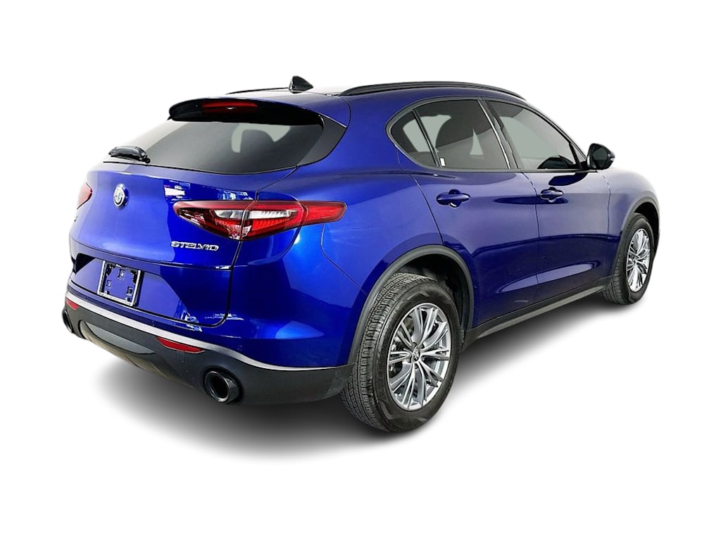 Thumbnail: 2022 Alfa Romeo Stelvio - 25