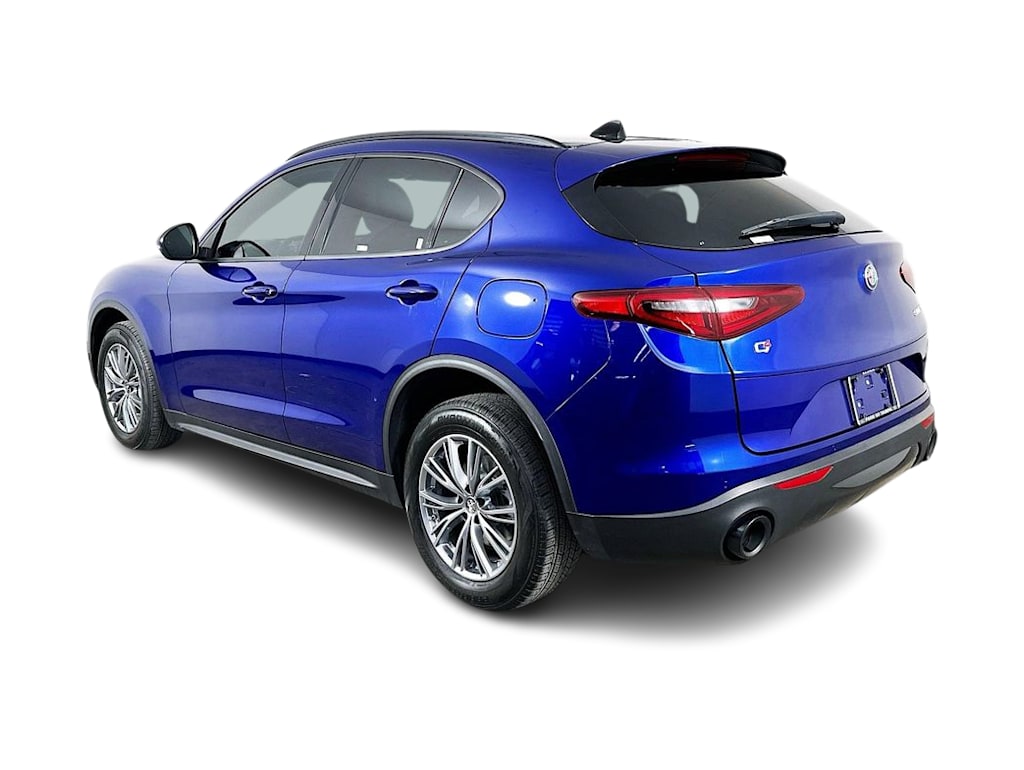Thumbnail: 2022 Alfa Romeo Stelvio - 4