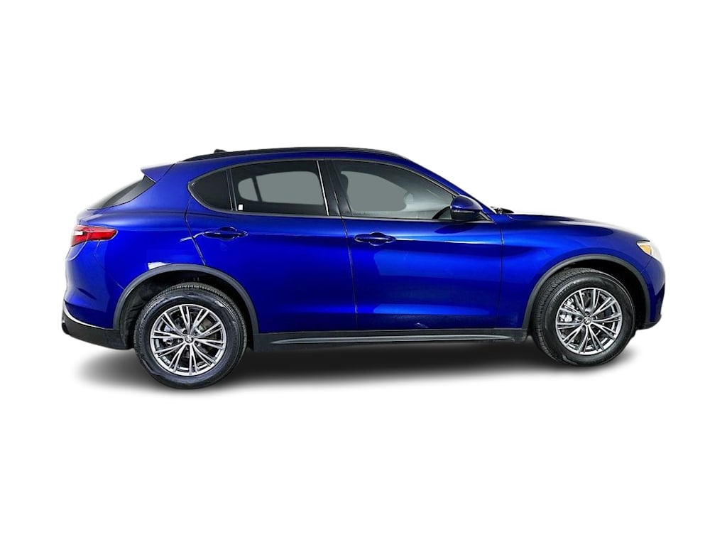 Thumbnail: 2022 Alfa Romeo Stelvio - 26