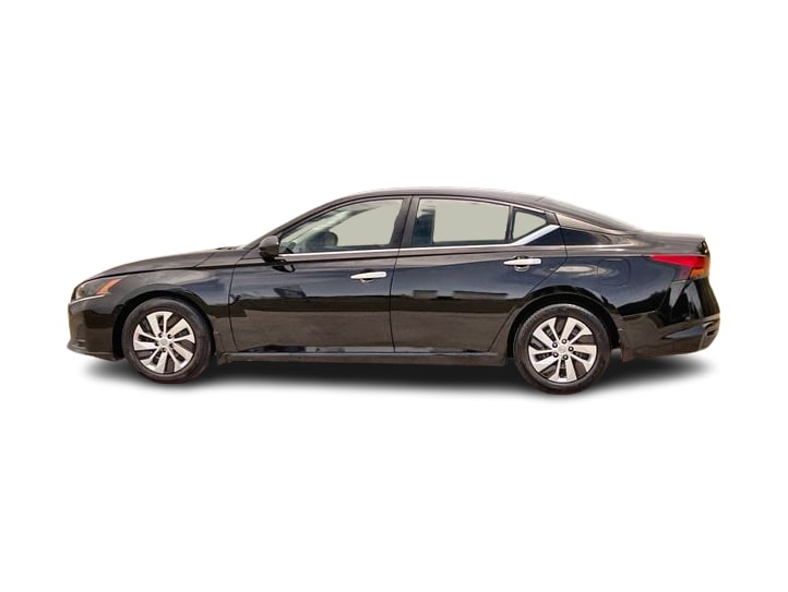Thumbnail: 2024 Nissan Altima - 3