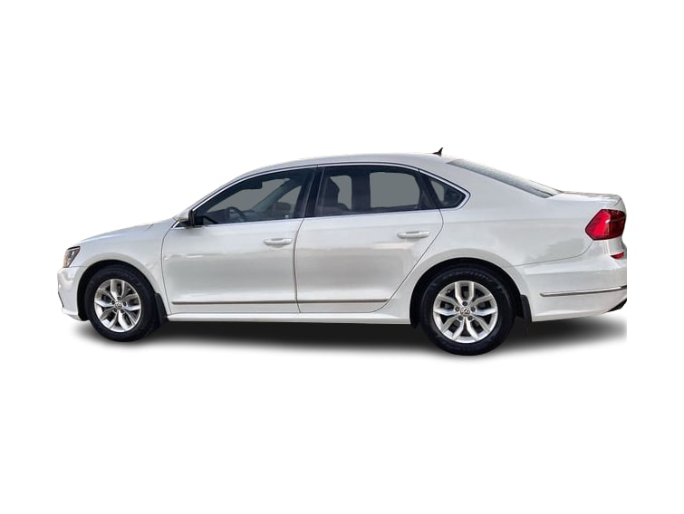 Thumbnail: 2016 Volkswagen Passat - 3