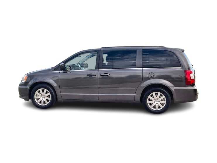 Thumbnail: 2015 Chrysler Town & Country - 3