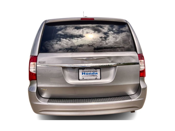 Thumbnail: 2015 Chrysler Town & Country - 5