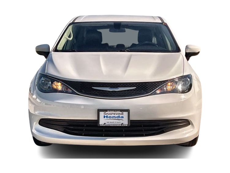 Thumbnail: 2020 Chrysler Voyager - 6