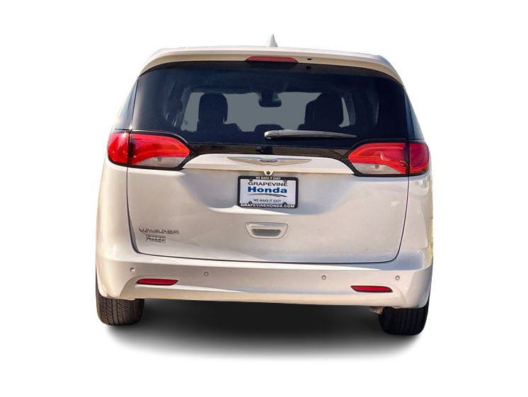 Thumbnail: 2020 Chrysler Voyager - 5
