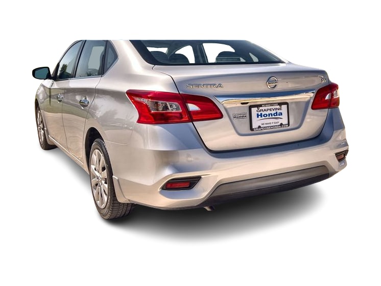Thumbnail: 2016 Nissan Sentra - 4