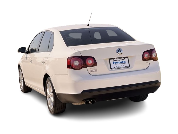 Thumbnail: 2010 Volkswagen Jetta - 4