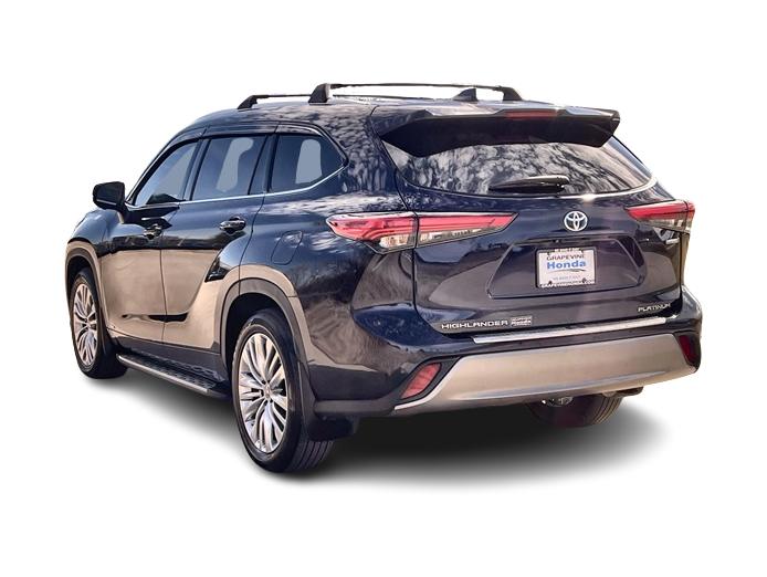 Thumbnail: 2023 Toyota Highlander - 4