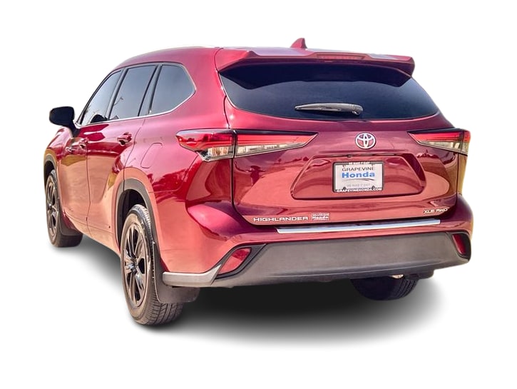Thumbnail: 2022 Toyota Highlander - 4