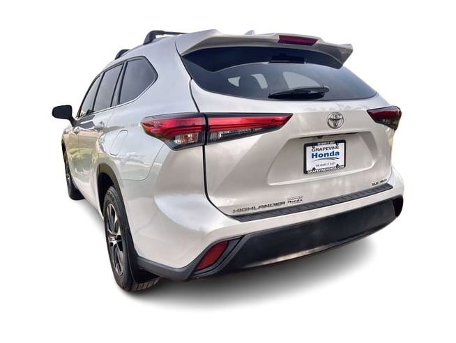 Thumbnail: 2022 Toyota Highlander - 4
