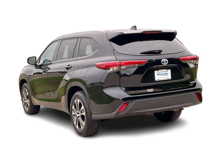 Thumbnail: 2023 Toyota Highlander - 4