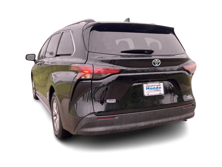 2022 Toyota Sienna XLE 4