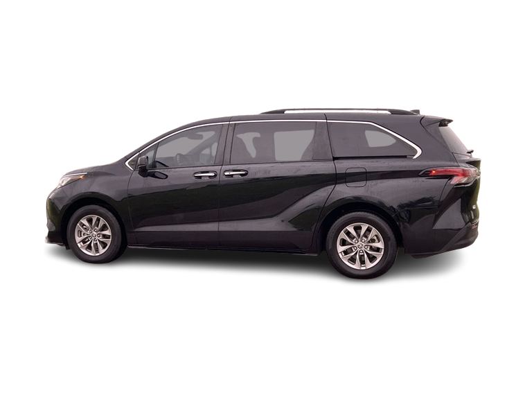 2022 Toyota Sienna XLE 3