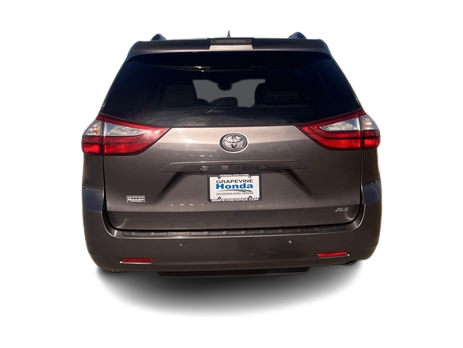 2019 Toyota Sienna XLE 5