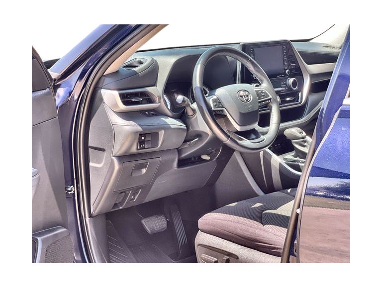 Thumbnail: 2022 Toyota Highlander - 21