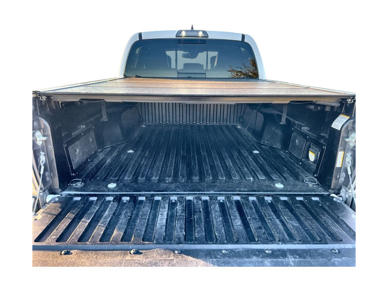 Thumbnail: 2018 Toyota Tacoma - 17