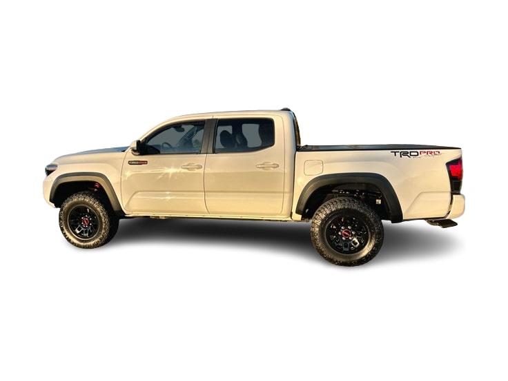 Thumbnail: 2018 Toyota Tacoma - 3