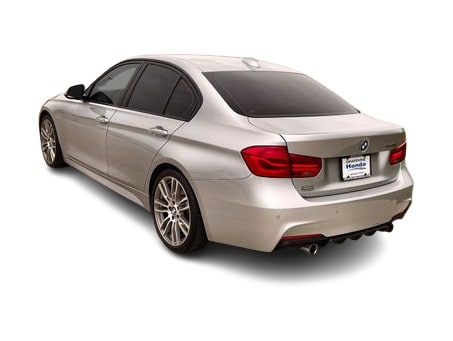 Thumbnail: 2018 BMW 3 Series - 4