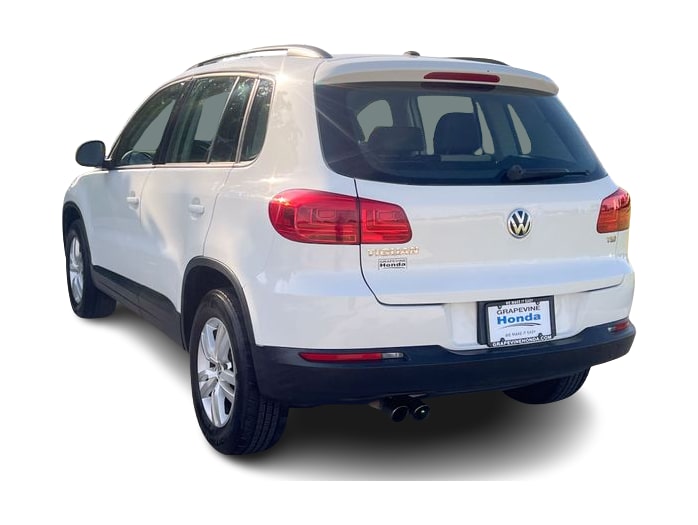 Thumbnail: 2016 Volkswagen Tiguan - 4