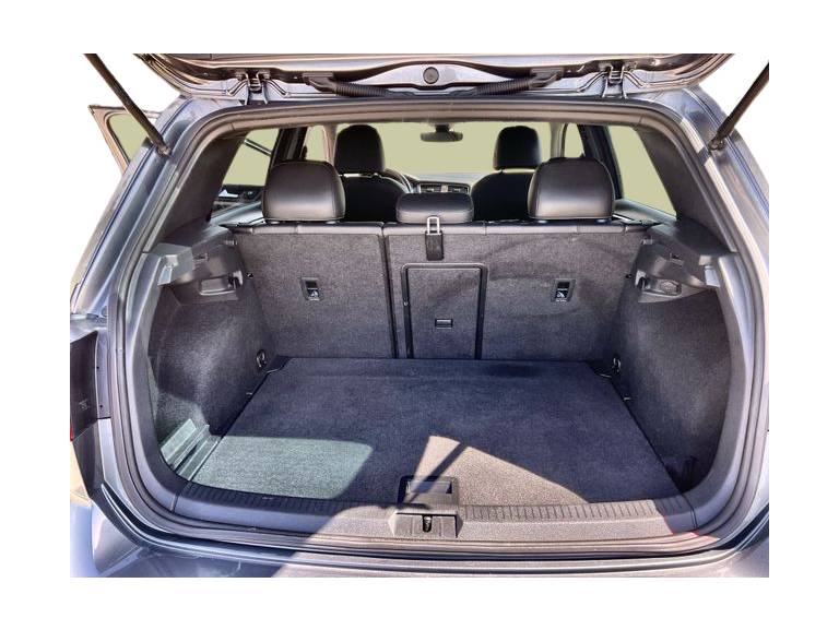Thumbnail: 2019 Volkswagen Golf - 17